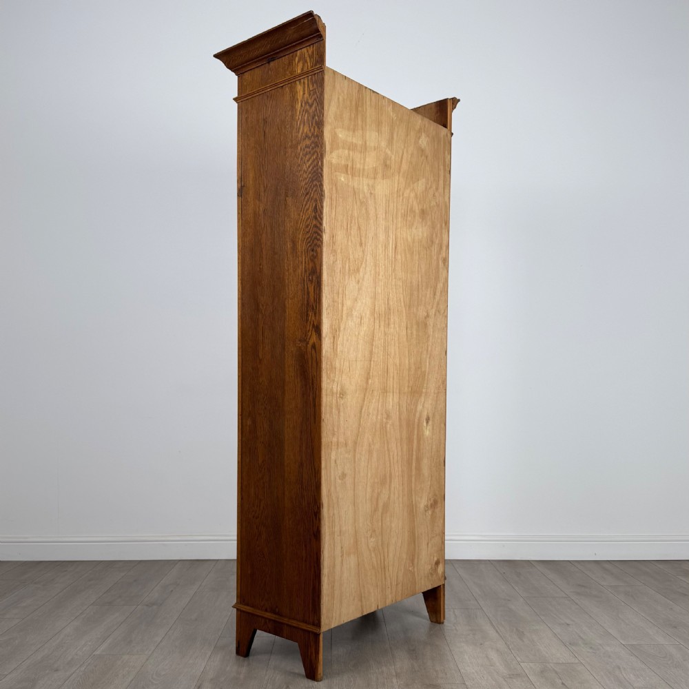Antique 20th Century Arts & Crafts Style Wardrobe In Oak View V