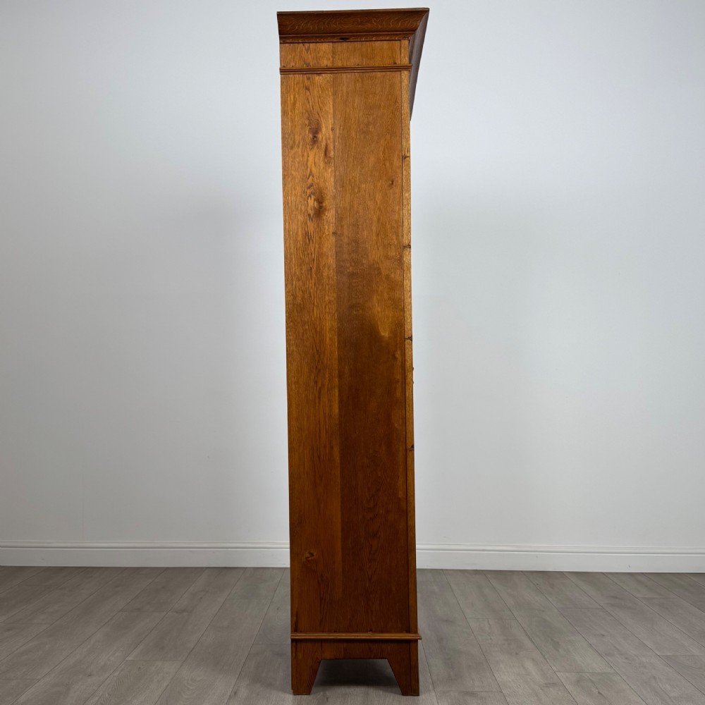 Antique 20th Century Arts & Crafts Style Wardrobe In Oak View IX