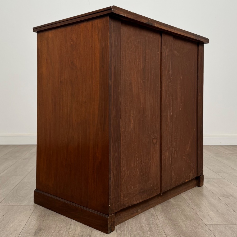 Antique 20th Century Fine Quality Chest Of Drawers In Walnut  View IV
