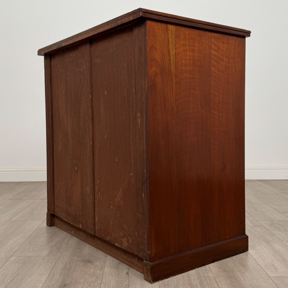 Antique 20th Century Fine Quality Chest Of Drawers In Walnut  View VI