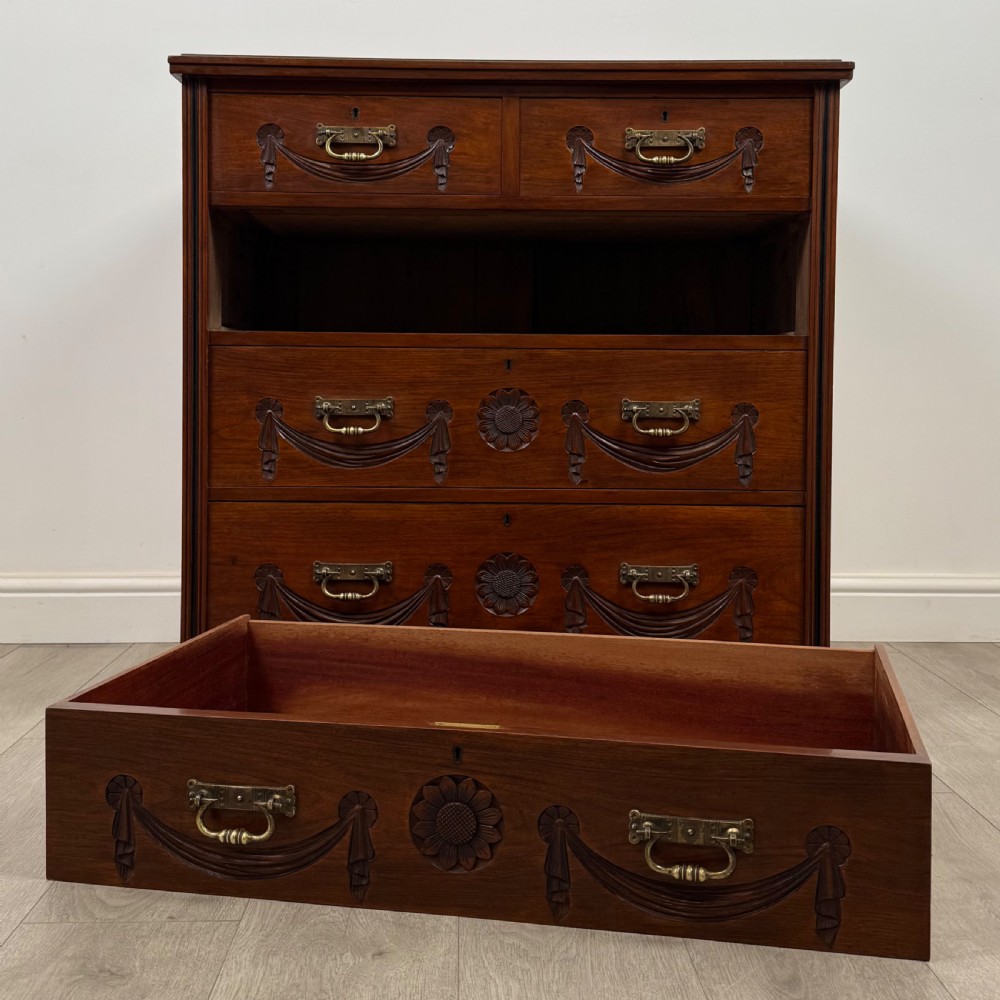 Antique 20th Century Fine Quality Chest Of Drawers In Walnut  View X