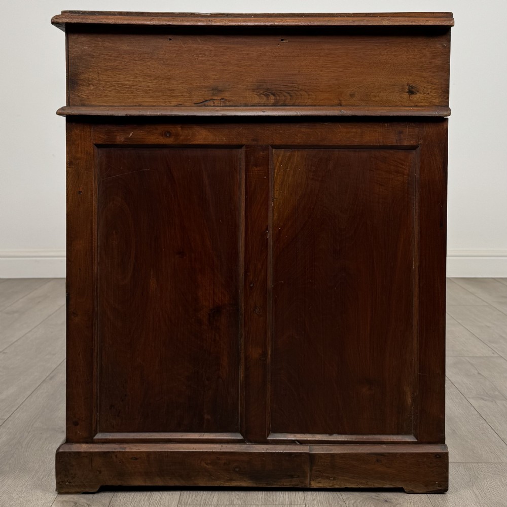  Antique 20th Century Pedestal Desk In Walnut
 View III
