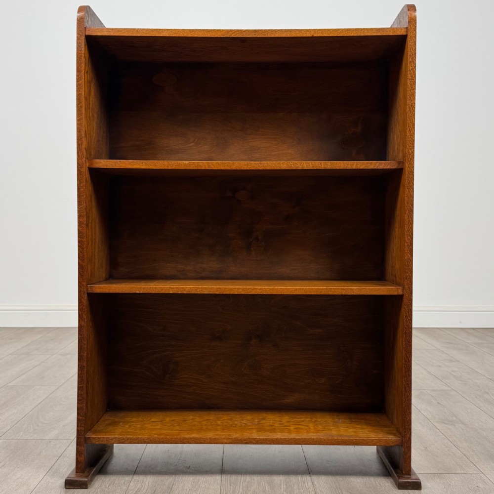 Antique 20th Century Good Quality Open Bookcase In Oak  View II