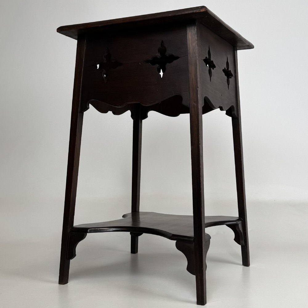  Antique 20th Century Side Table In Walnut  View IV