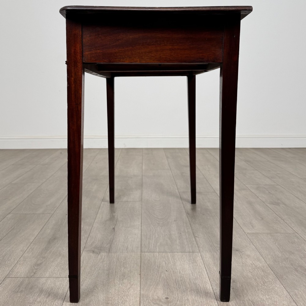 Antique 18th Century Good Quality Writing Table In Mahogany  View III