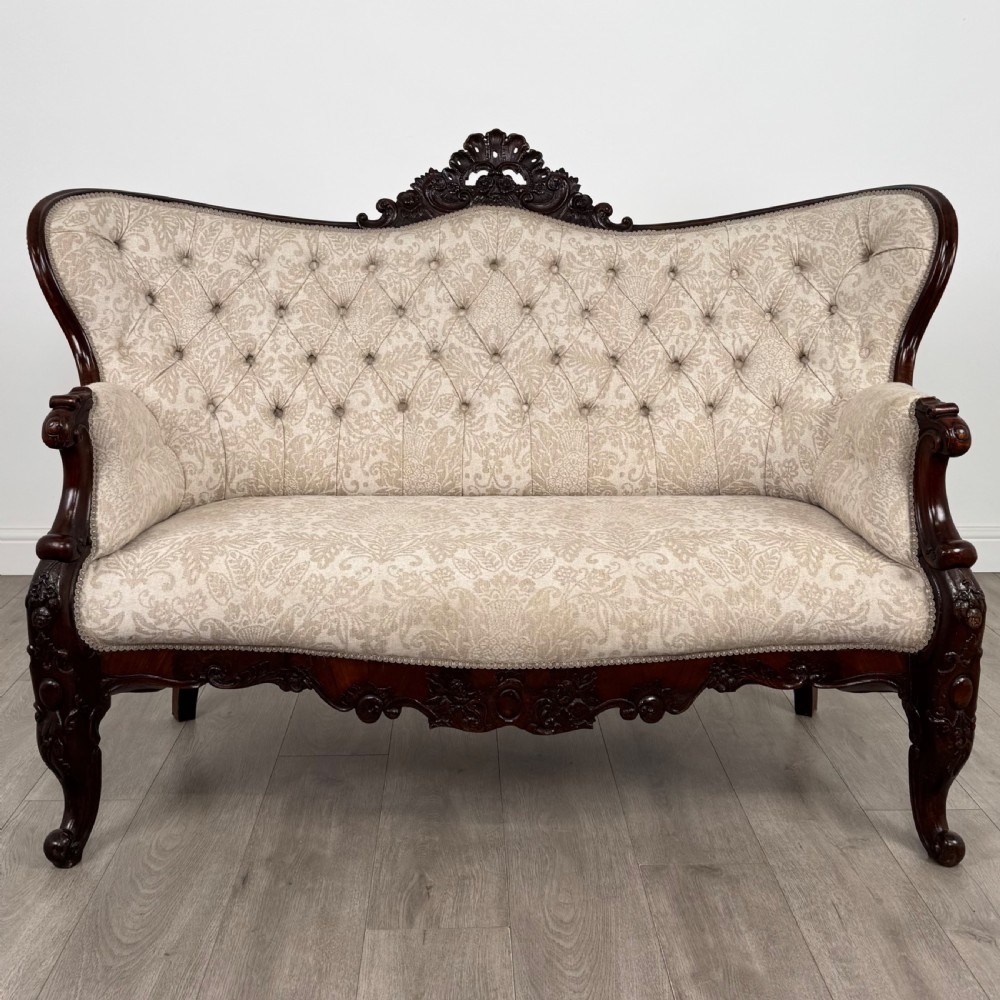 Antique 19th Century Fine Quality Sofa In Mahogany 
