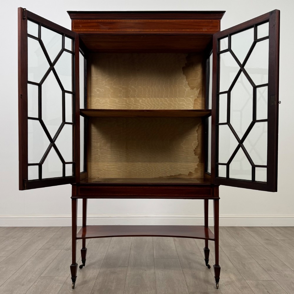 Antique 20th Century Edwardian Display Cabinet In Mahogany  View II