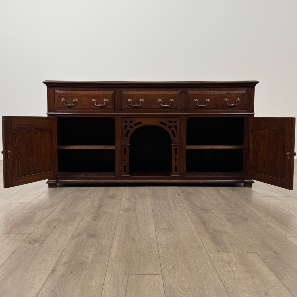  Antique 20th Century Fine Quality Sideboard In Oak View II