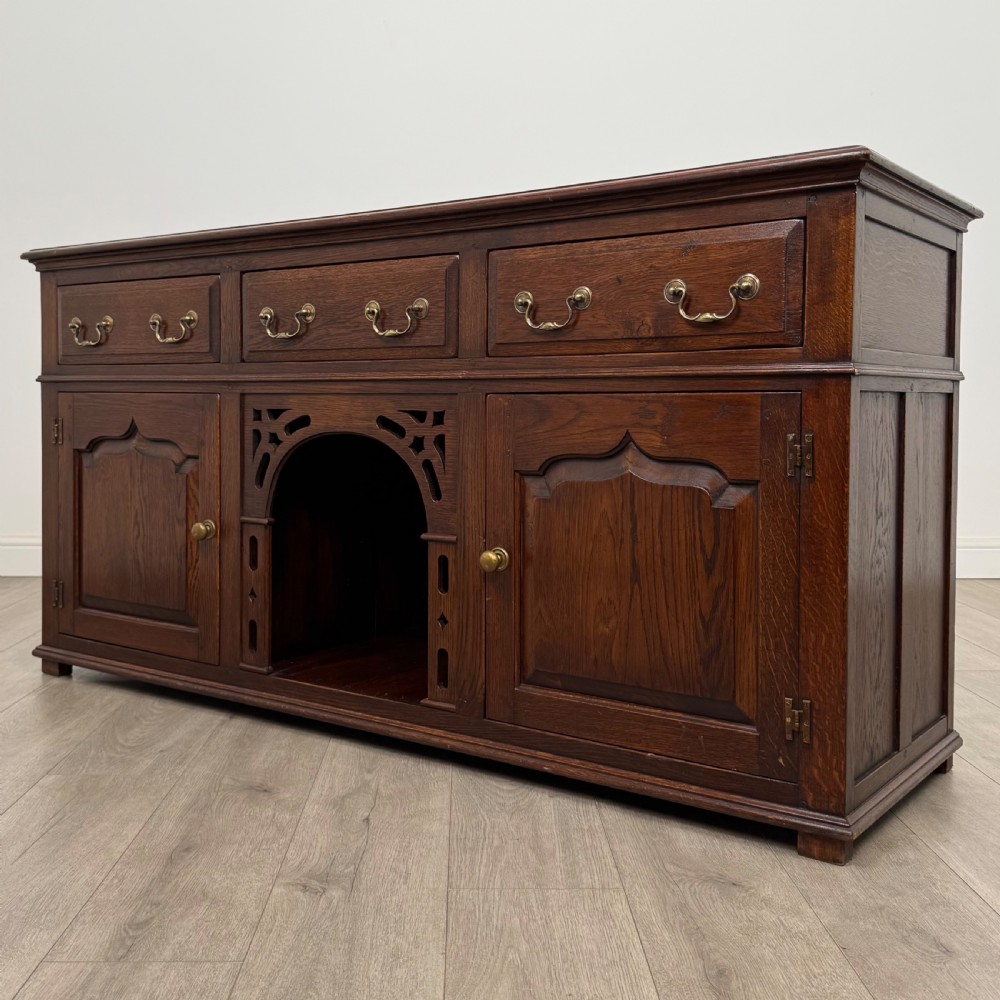  Antique 20th Century Fine Quality Sideboard In Oak View III