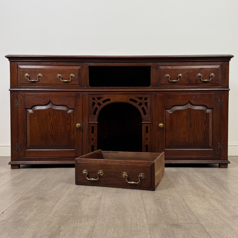  Antique 20th Century Fine Quality Sideboard In Oak View XI