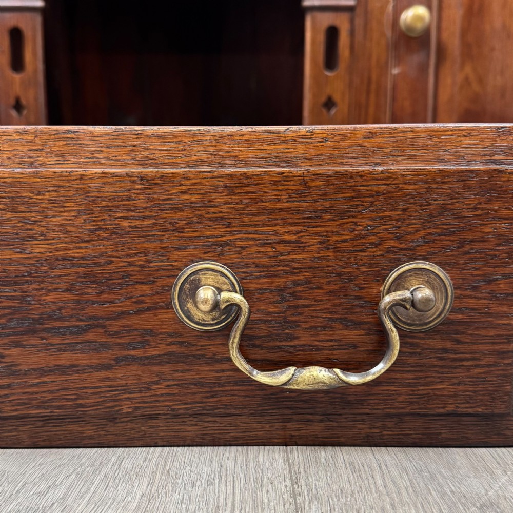  Antique 20th Century Fine Quality Sideboard In Oak View XII