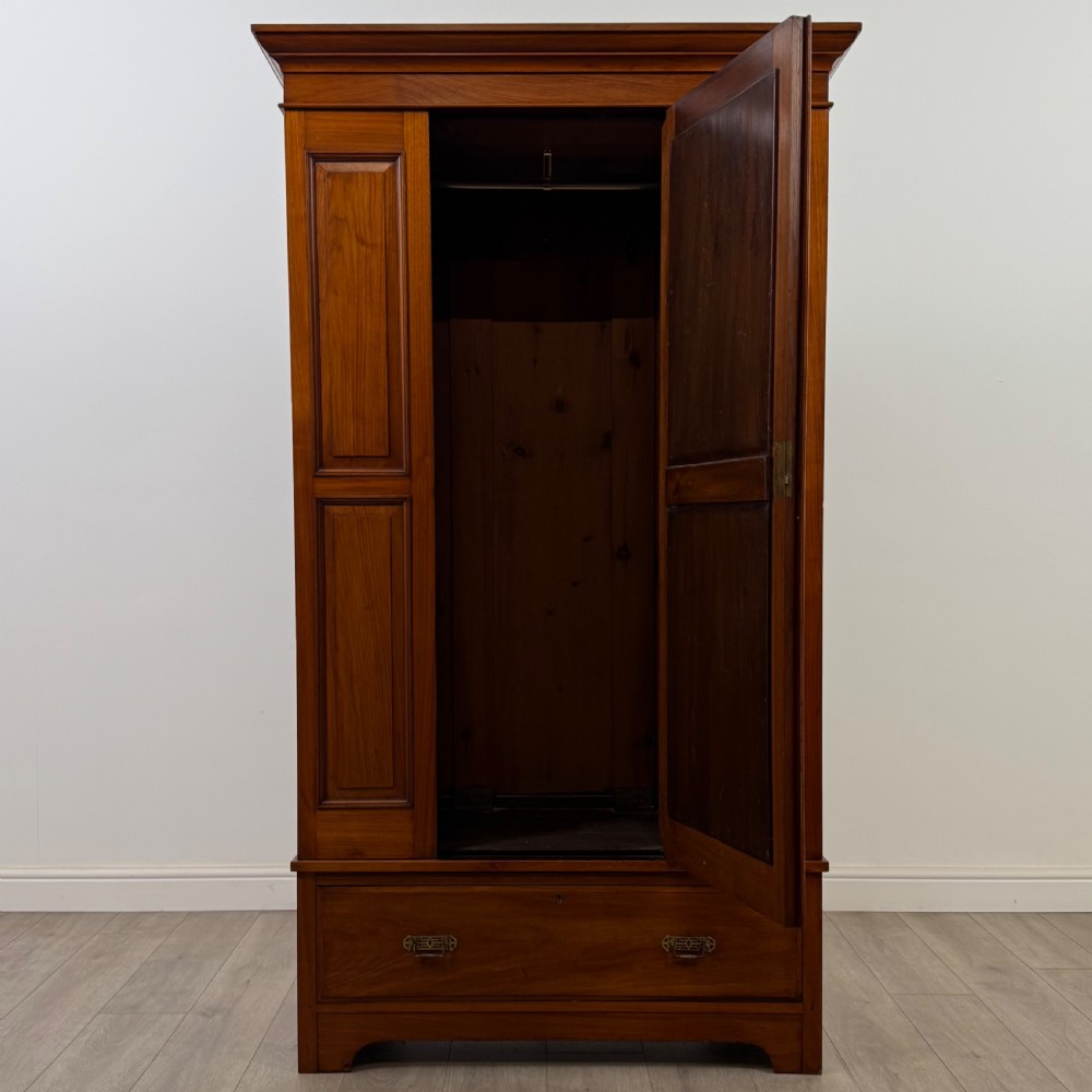 Antique 20th Century Edwardian Wardrobe In Walnut View II