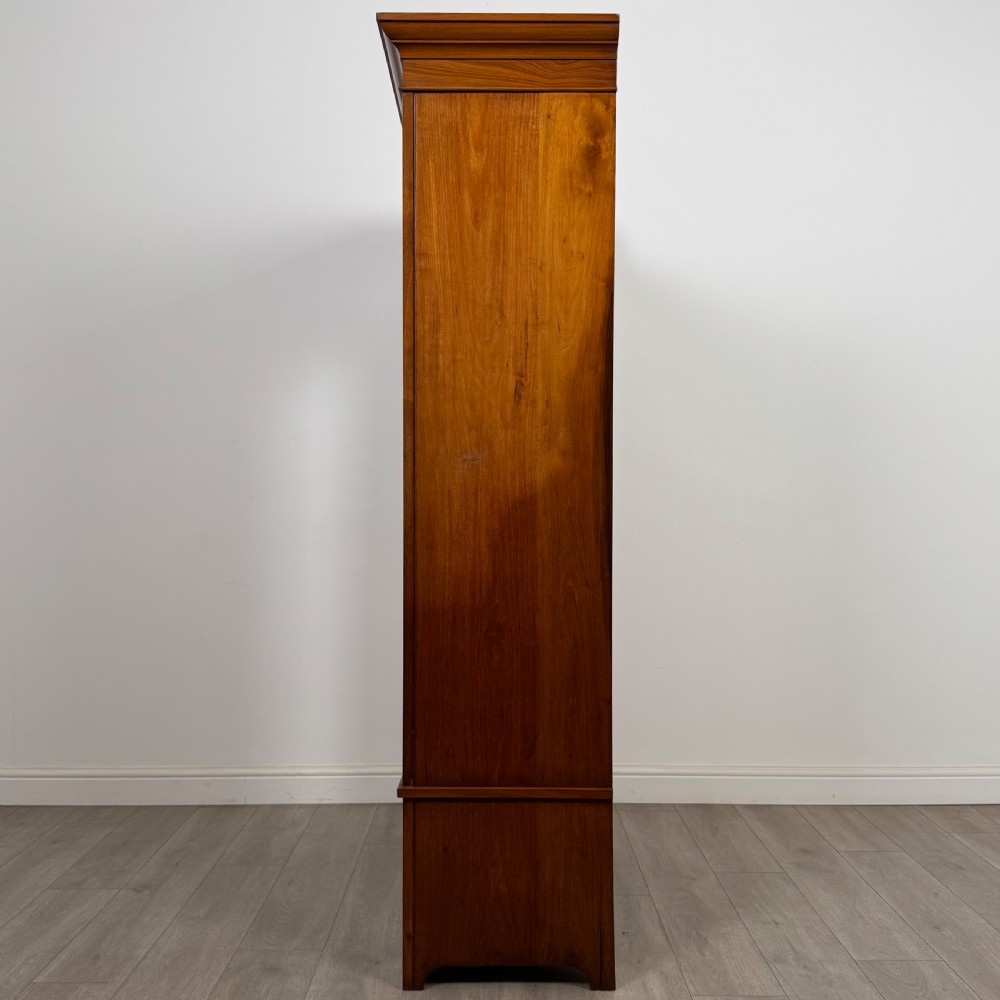 Antique 20th Century Edwardian Wardrobe In Walnut View IV