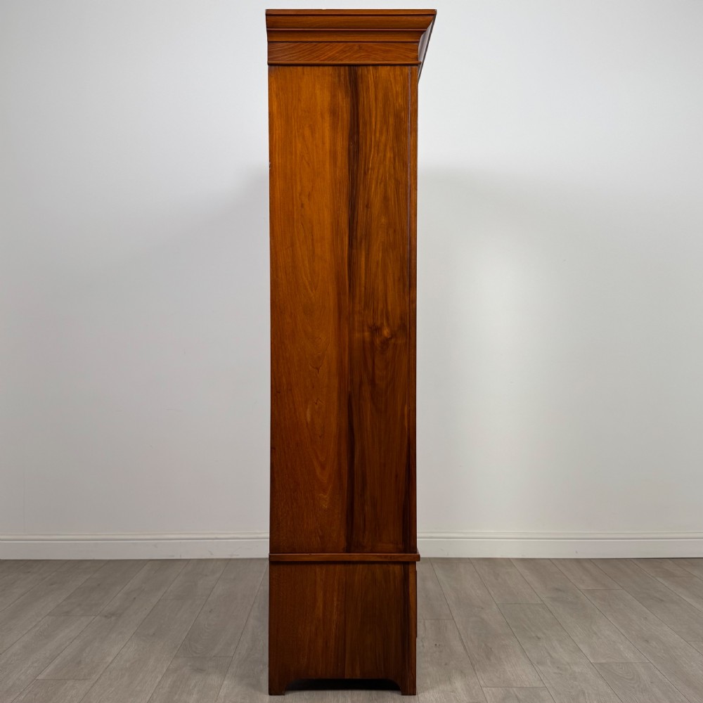 Antique 20th Century Edwardian Wardrobe In Walnut View VIII