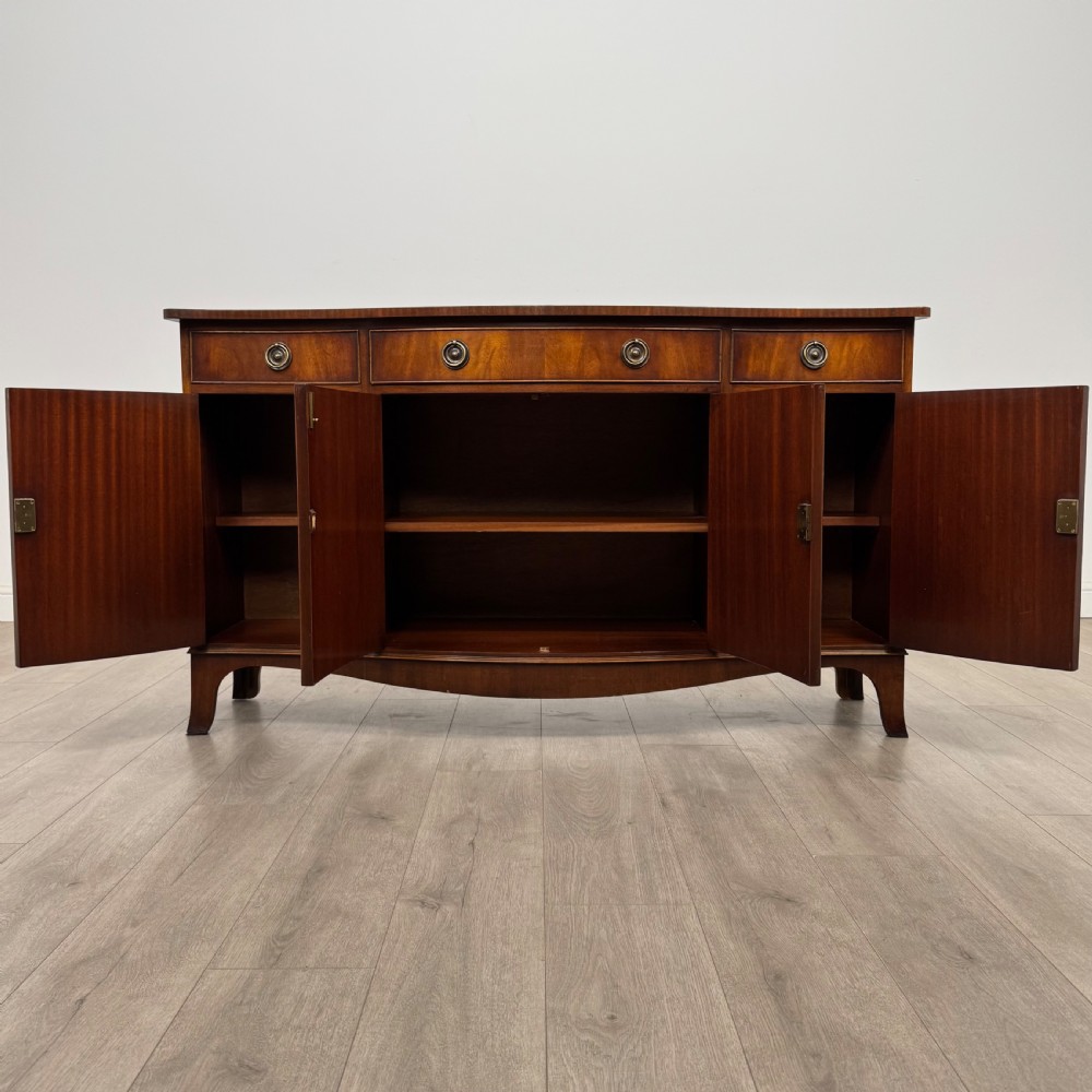 Antique 20th Century Good Quality Sideboard In Mahogany  View II