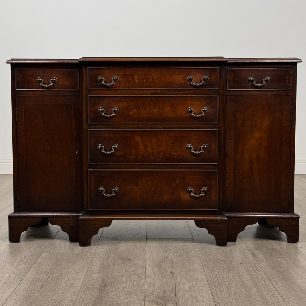 Antique 20th Century Small Breakfront Sideboard In Mahogany 