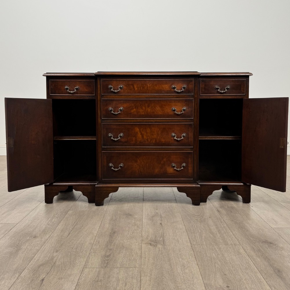 Antique 20th Century Small Breakfront Sideboard In Mahogany  View II