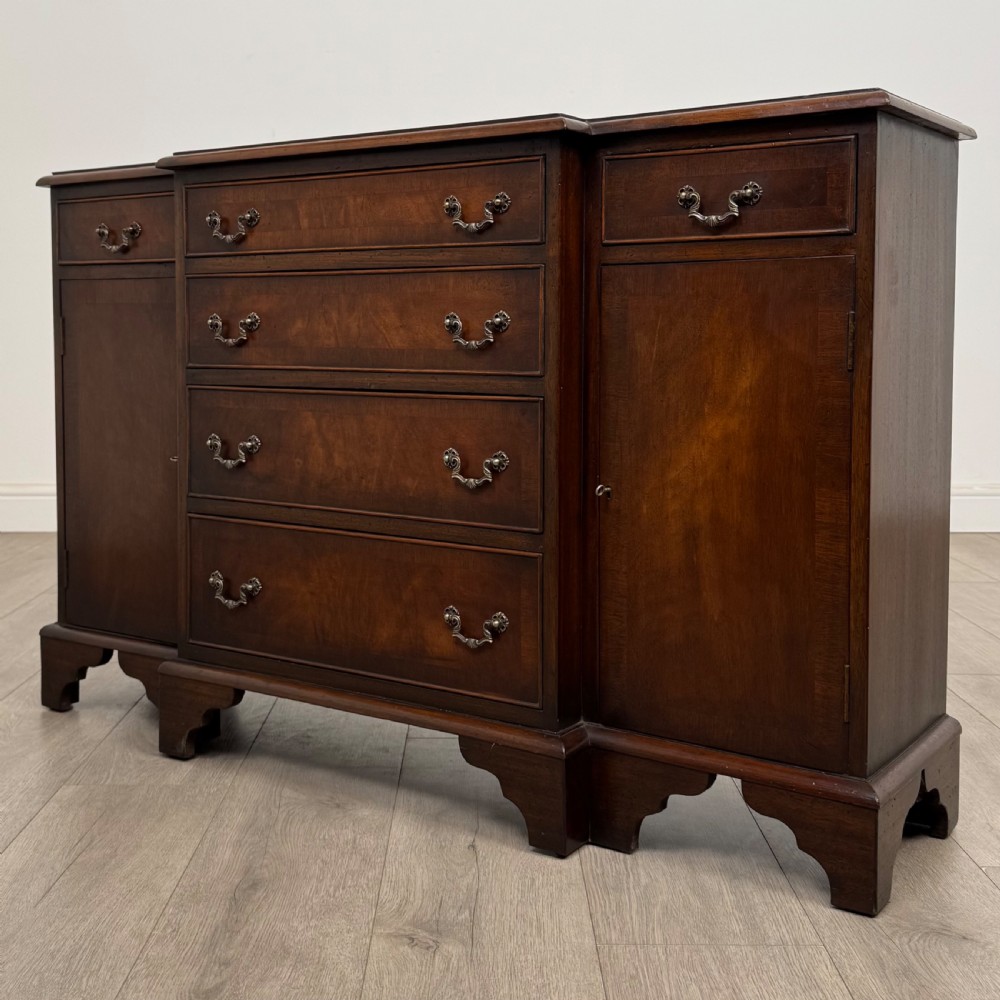 Antique 20th Century Small Breakfront Sideboard In Mahogany  View III