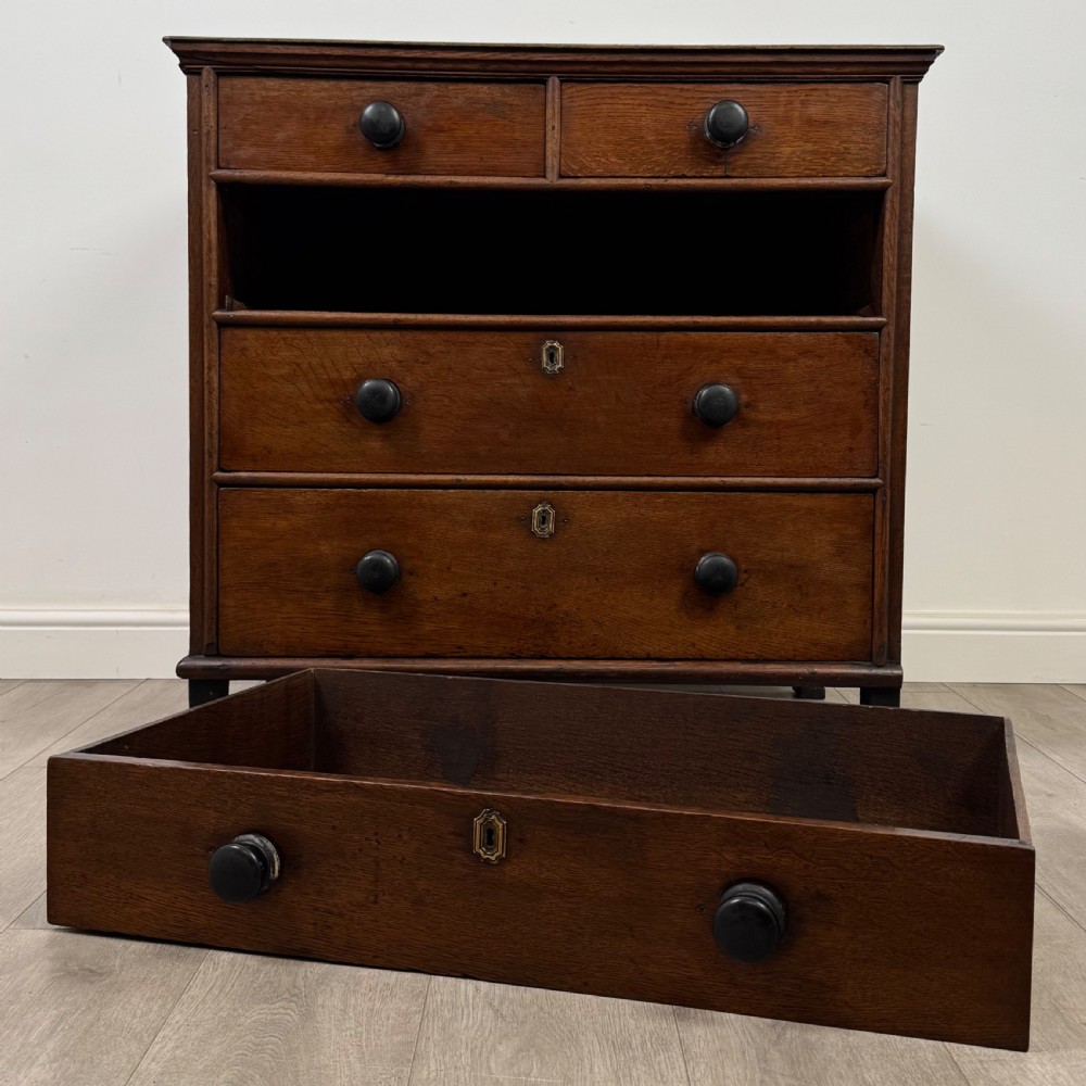 Antique 18th Century Georgian Chest Of Drawers In Oak View XI