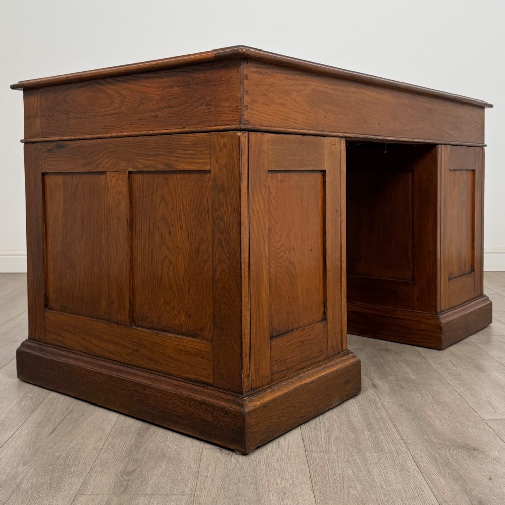 Antique 19th Century Victorian Pedestal Desk In Oak View IV