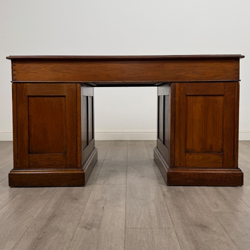 Antique 19th Century Victorian Pedestal Desk In Oak View V