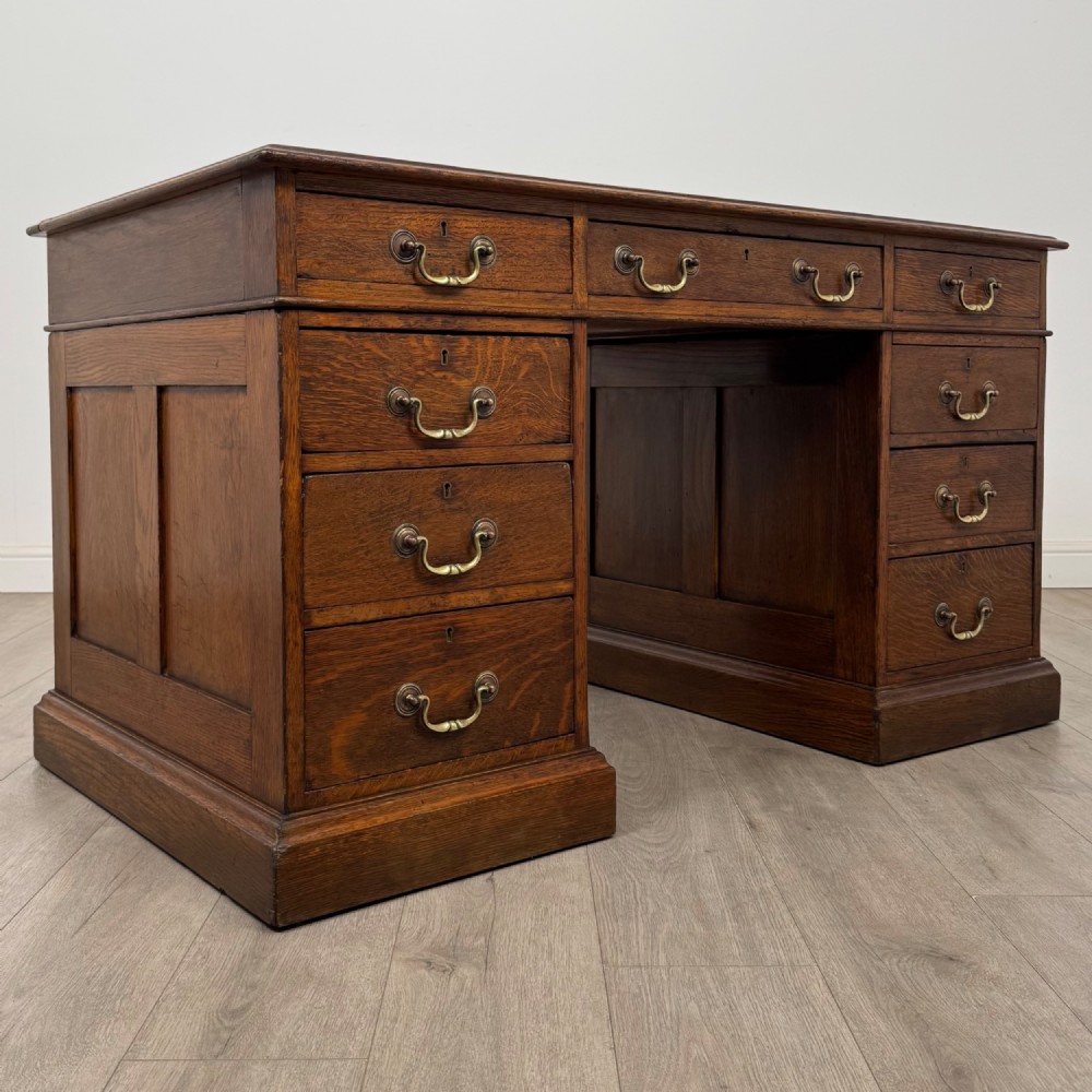Antique 19th Century Victorian Pedestal Desk In Oak View VIII