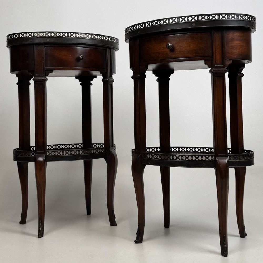 Antique 20th Century Pair Of Mahogany Bedside Cabinets