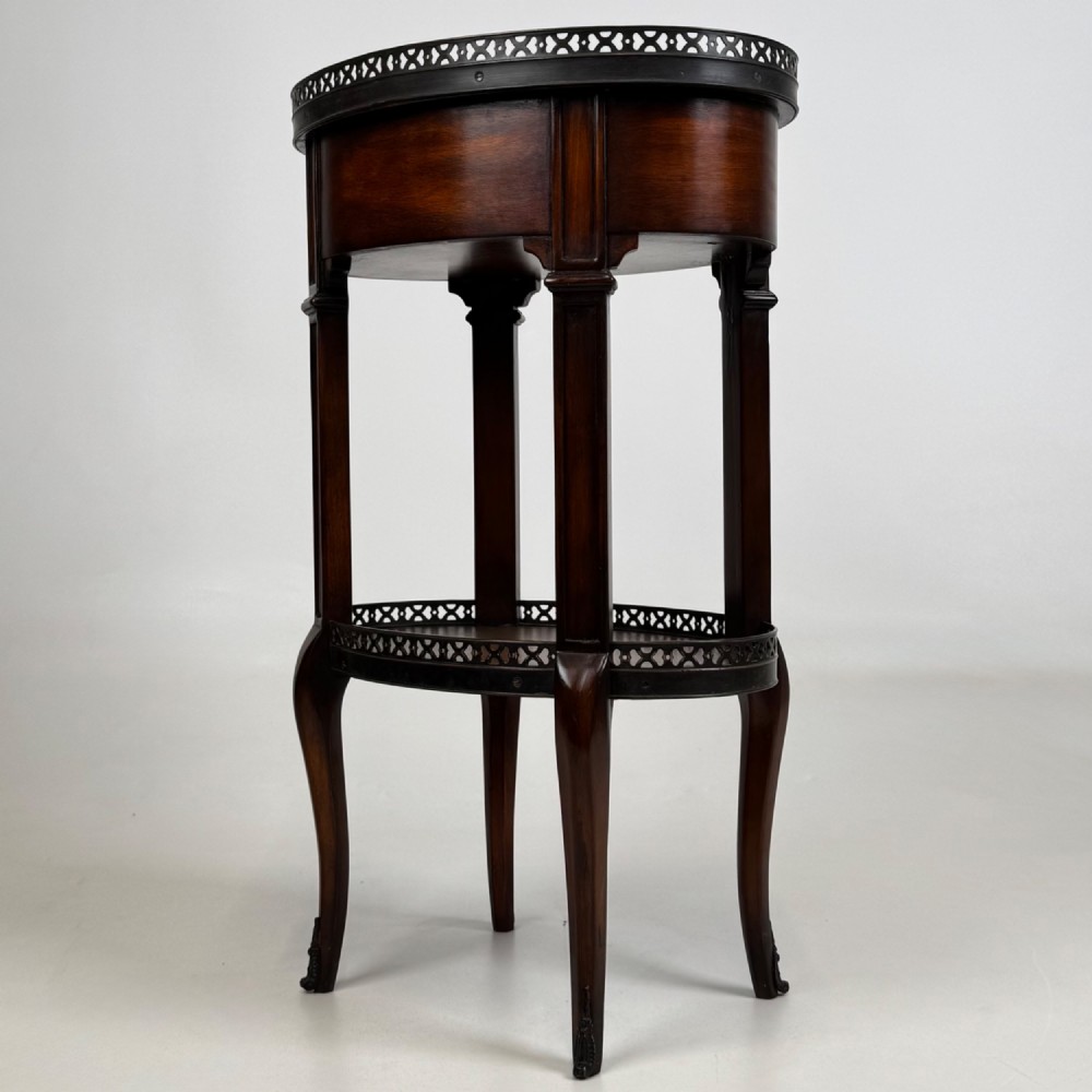 Antique 20th Century Pair Of Mahogany Bedside Cabinets View VII