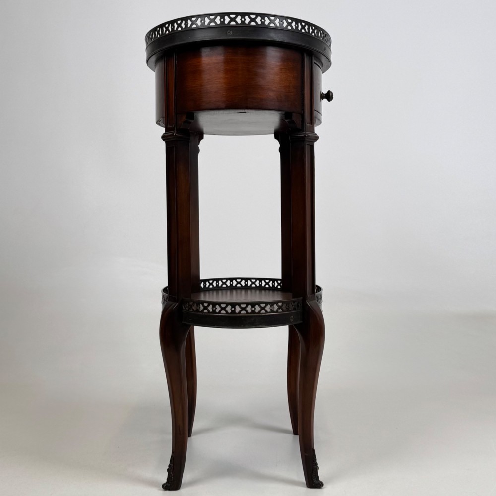 Antique 20th Century Pair Of Mahogany Bedside Cabinets View VIII