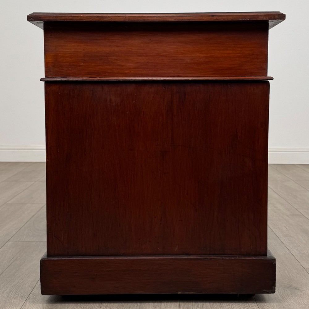 Antique 20th Century Leather Top Pedestal Desk In Walnut View III