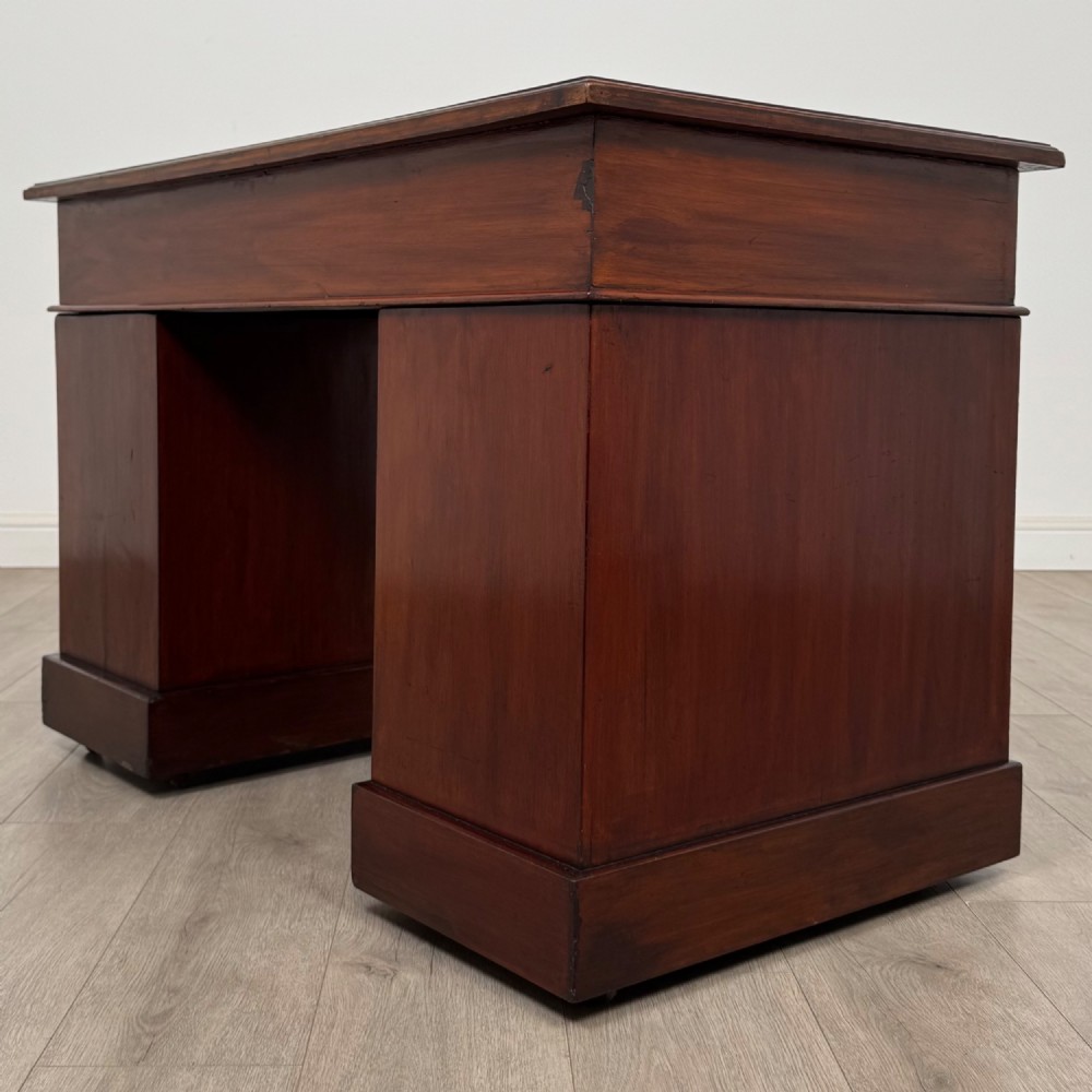Antique 20th Century Leather Top Pedestal Desk In Walnut View VI