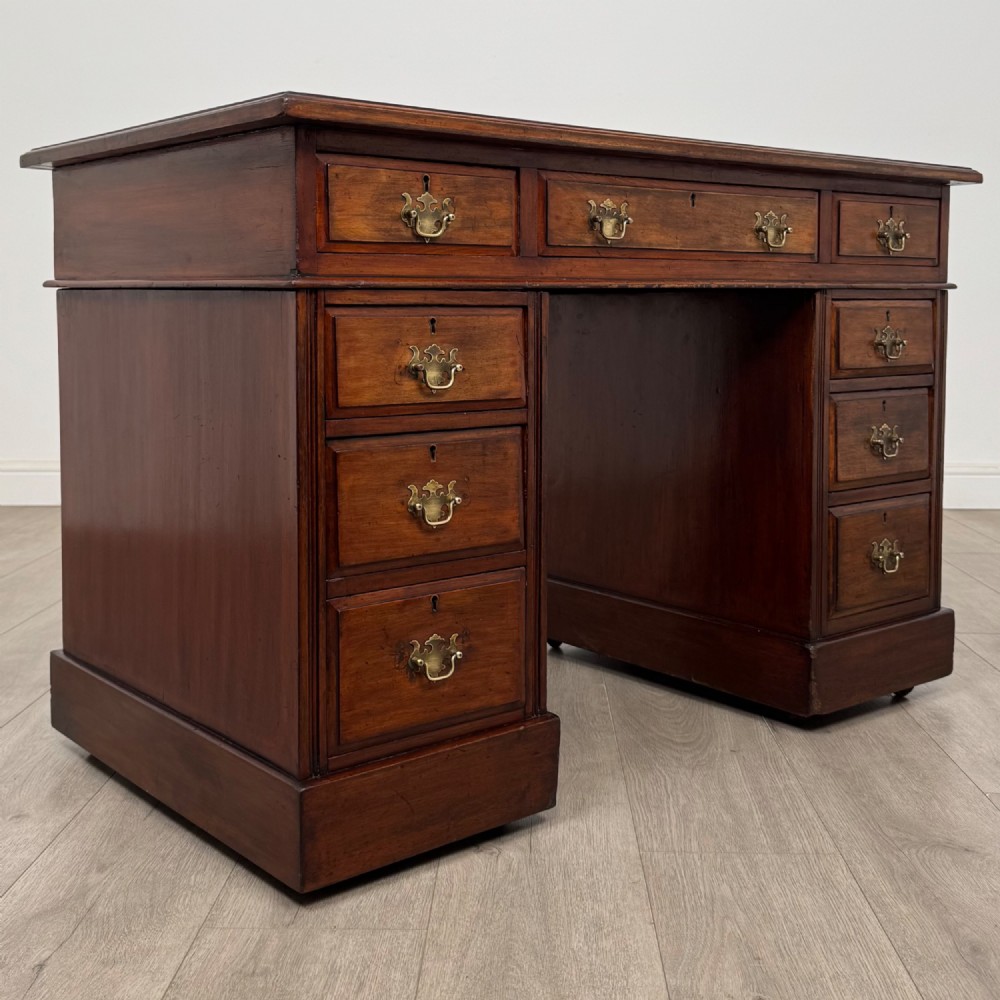 Antique 20th Century Leather Top Pedestal Desk In Walnut View VIII