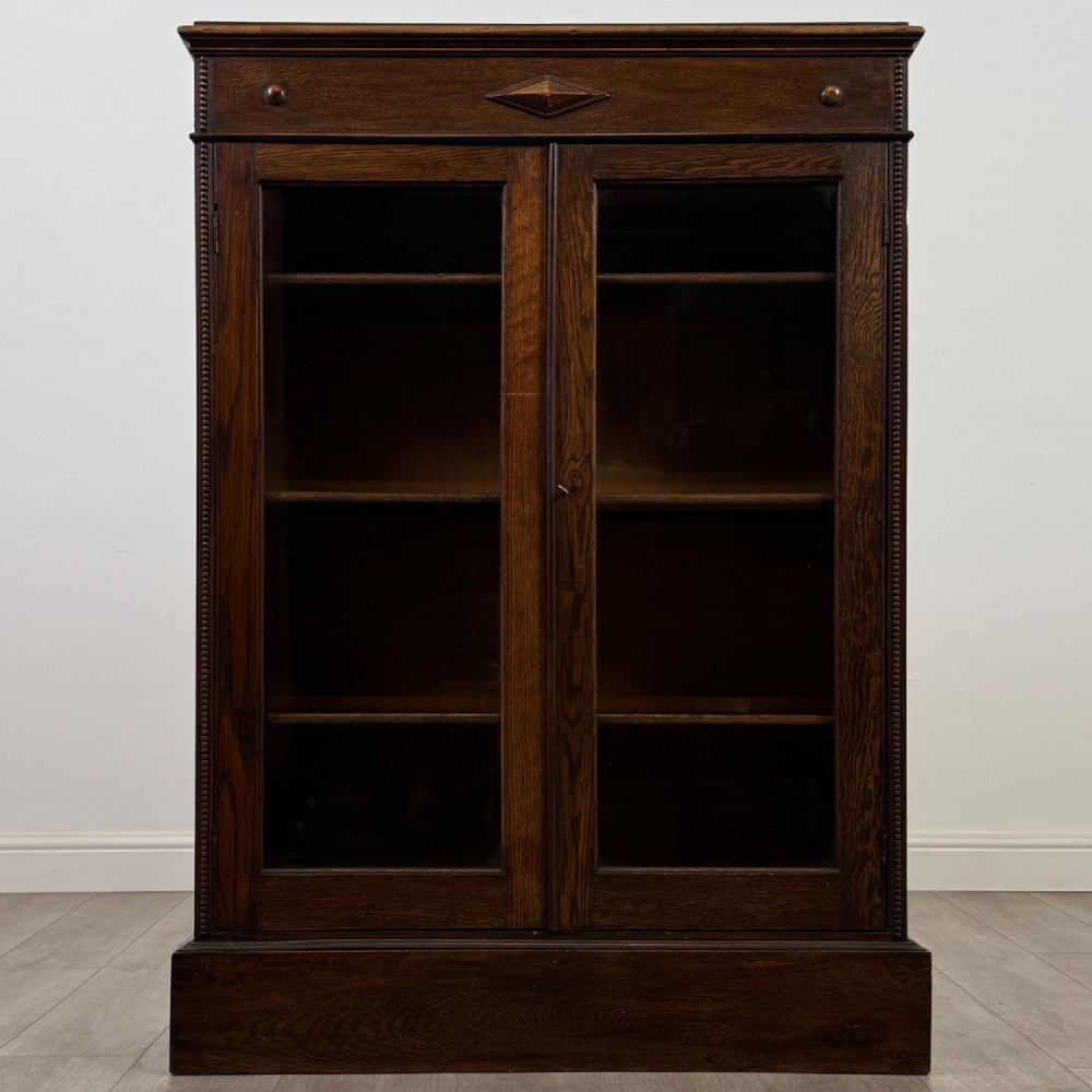 Antique 20th Century Jacobean Style Display Cabinet In Oak