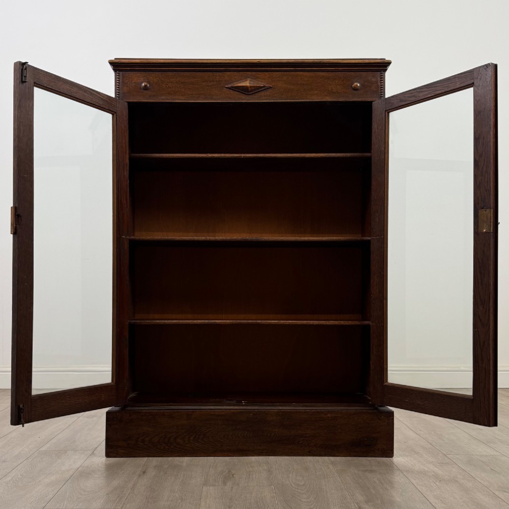 Antique 20th Century Jacobean Style Display Cabinet In Oak View II
