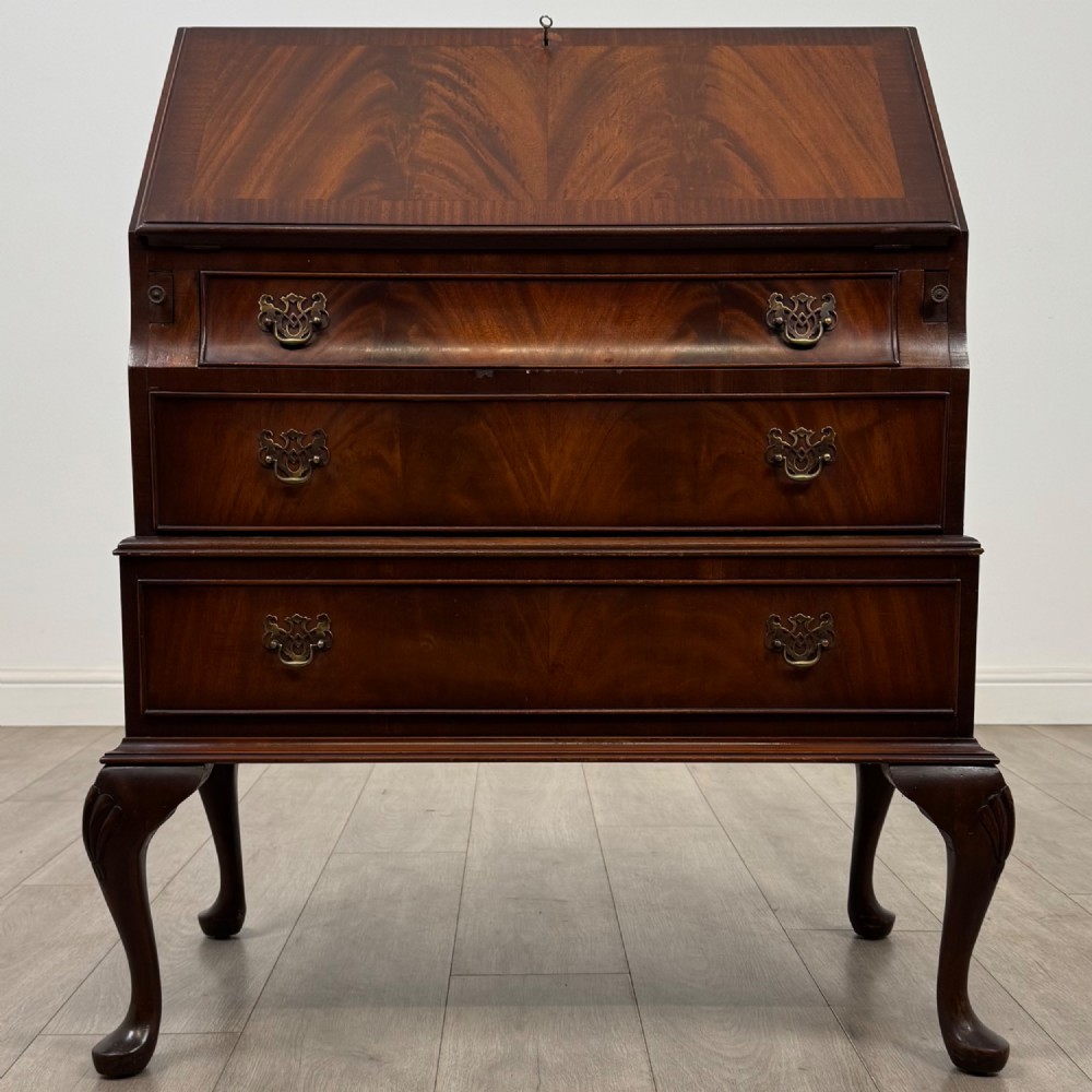 Antique 20th Century Good Quality Bureau In Mahogany
