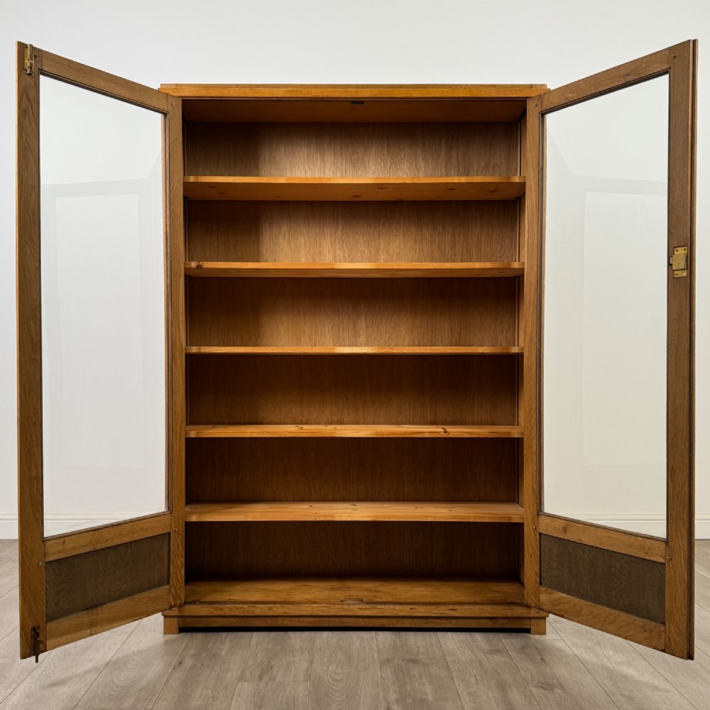 Antique 20th Century Display Cabinet In Golden Oak View II