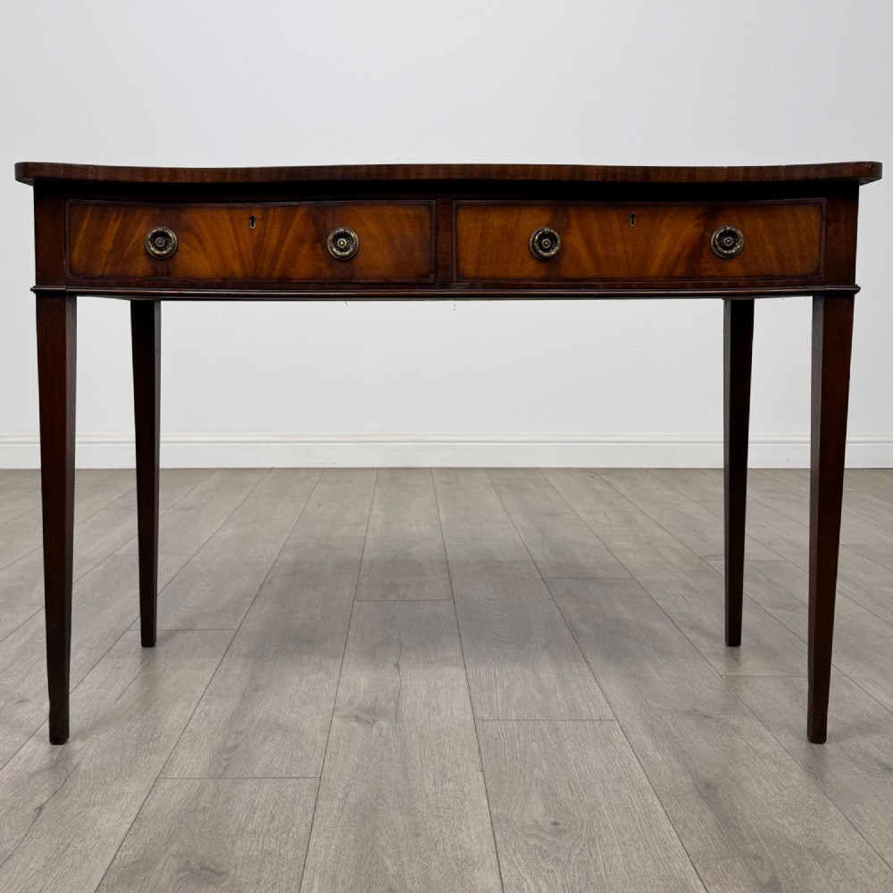 Antique 20th Century Serpentine Writing Table In Mahogany