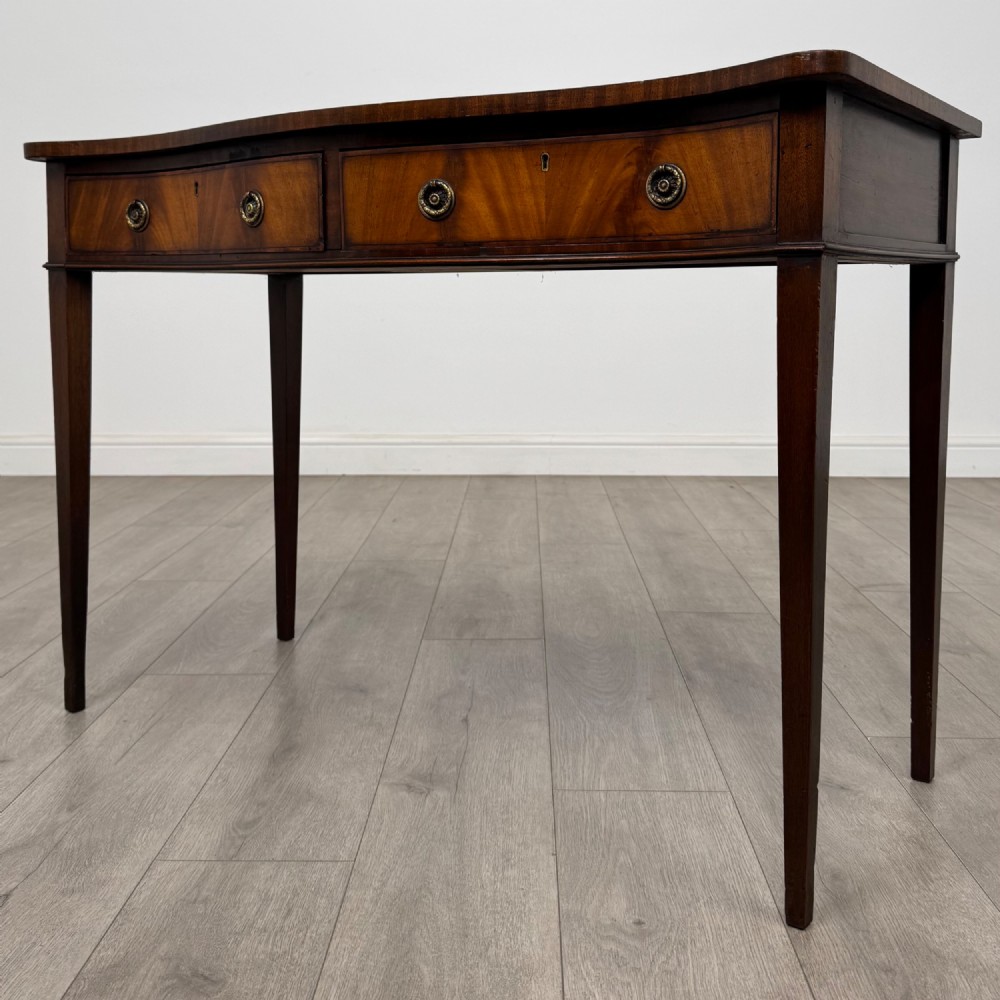 Antique 20th Century Serpentine Writing Table In Mahogany View II