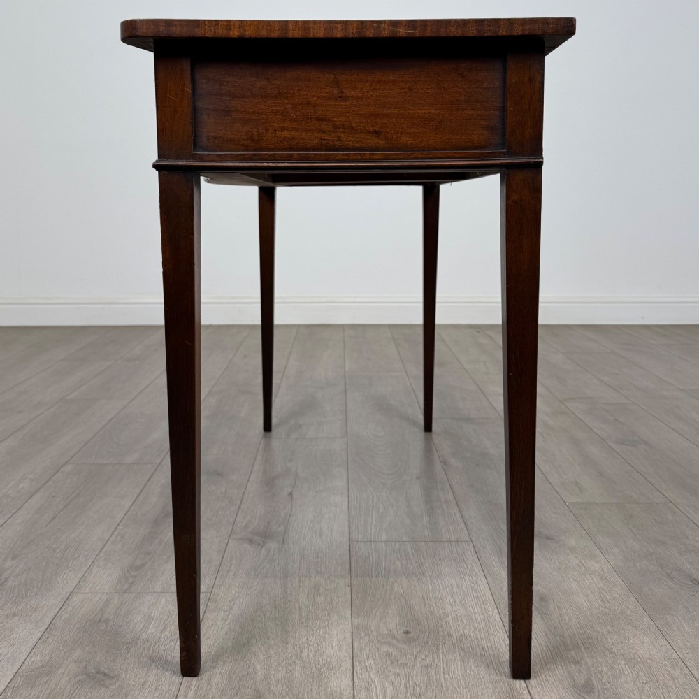 Antique 20th Century Serpentine Writing Table In Mahogany View III