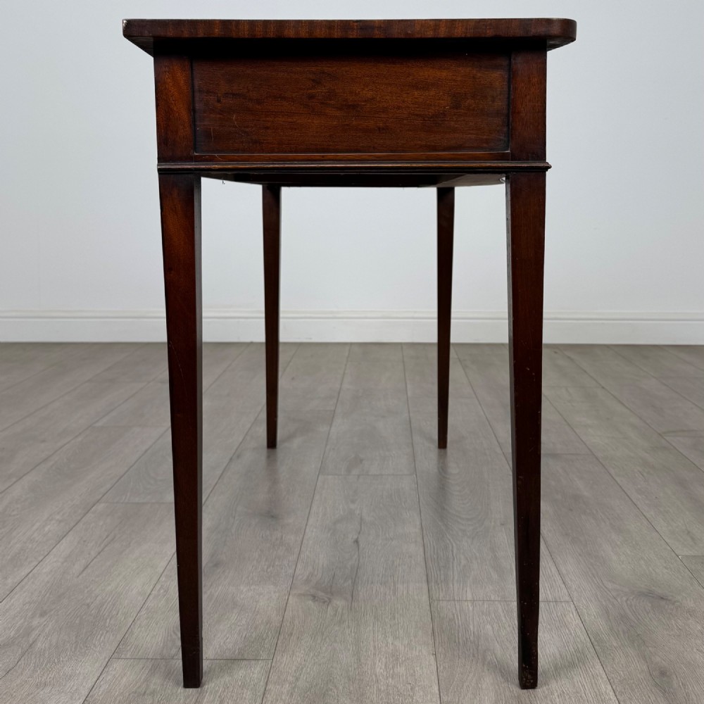 Antique 20th Century Serpentine Writing Table In Mahogany View VII