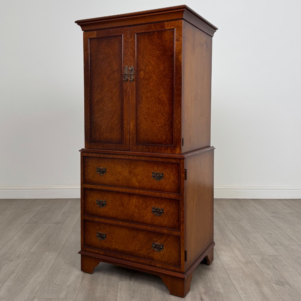 Antique 20th Century Cabinet In Burr Walnut View III