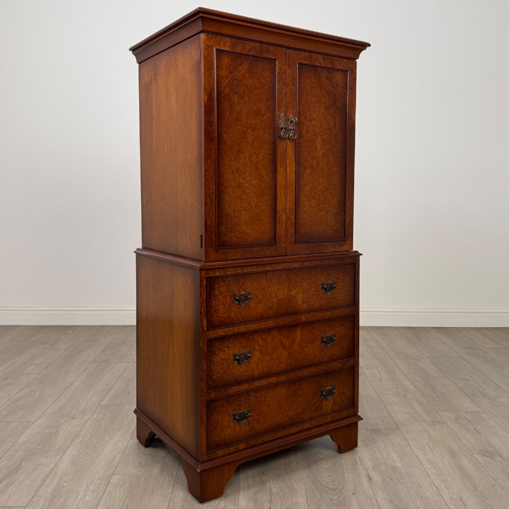 Antique 20th Century Cabinet In Burr Walnut View IX