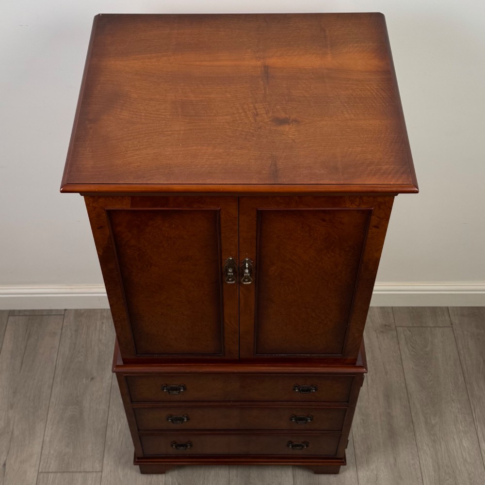 Antique 20th Century Cabinet In Burr Walnut View X