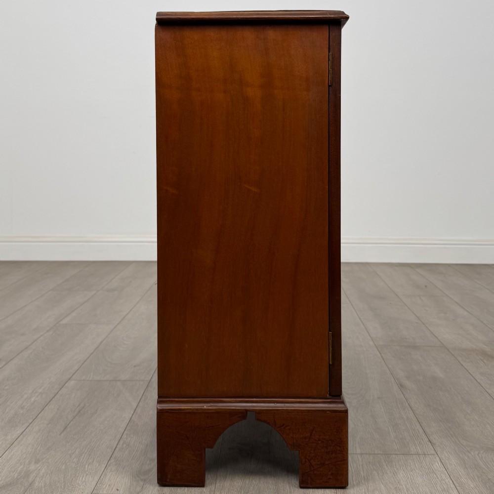 Antique 18th Century Small Georgian Cabinet In Mahogany View VIII