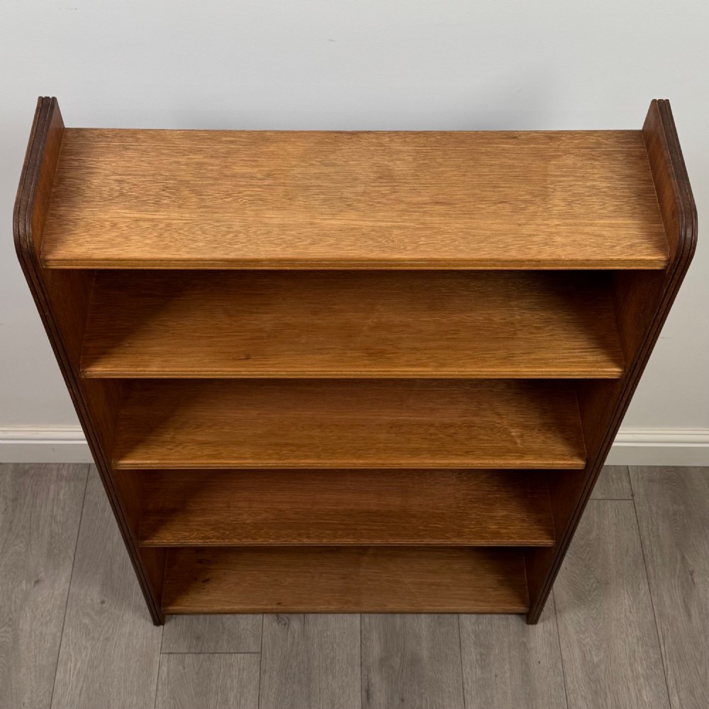 Antique 20th Century Open Bookcase In Golden Oak View X