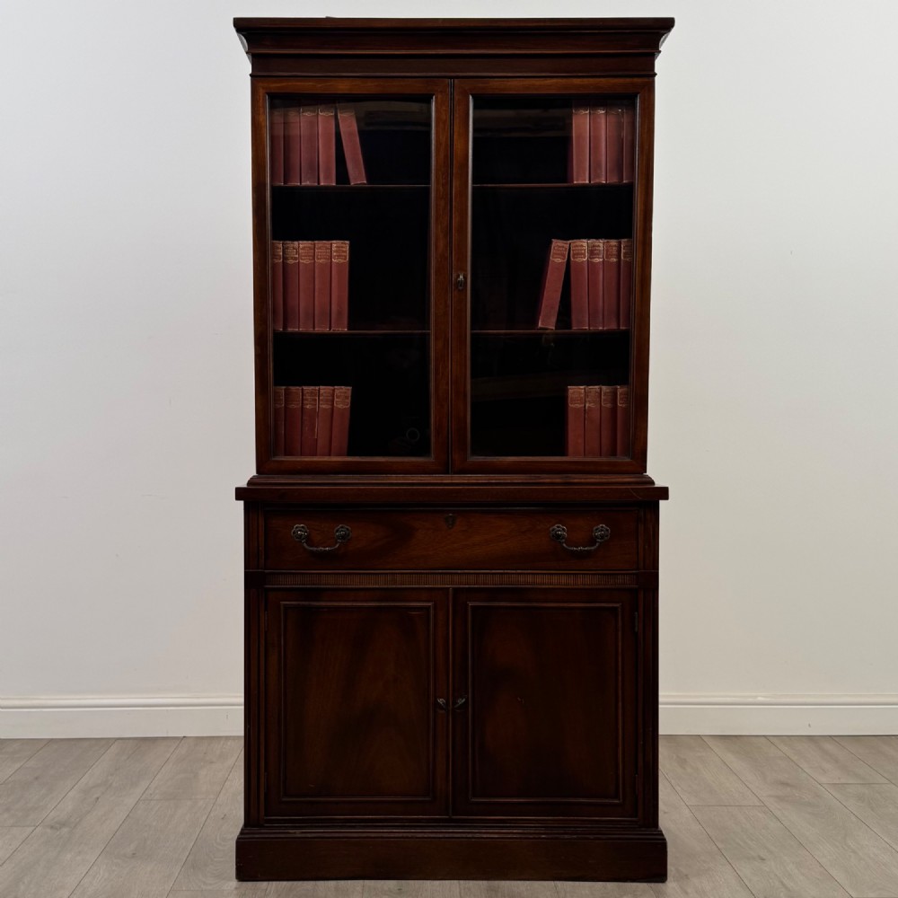 Antique 20th Century Glazed Bookcase In Mahogany