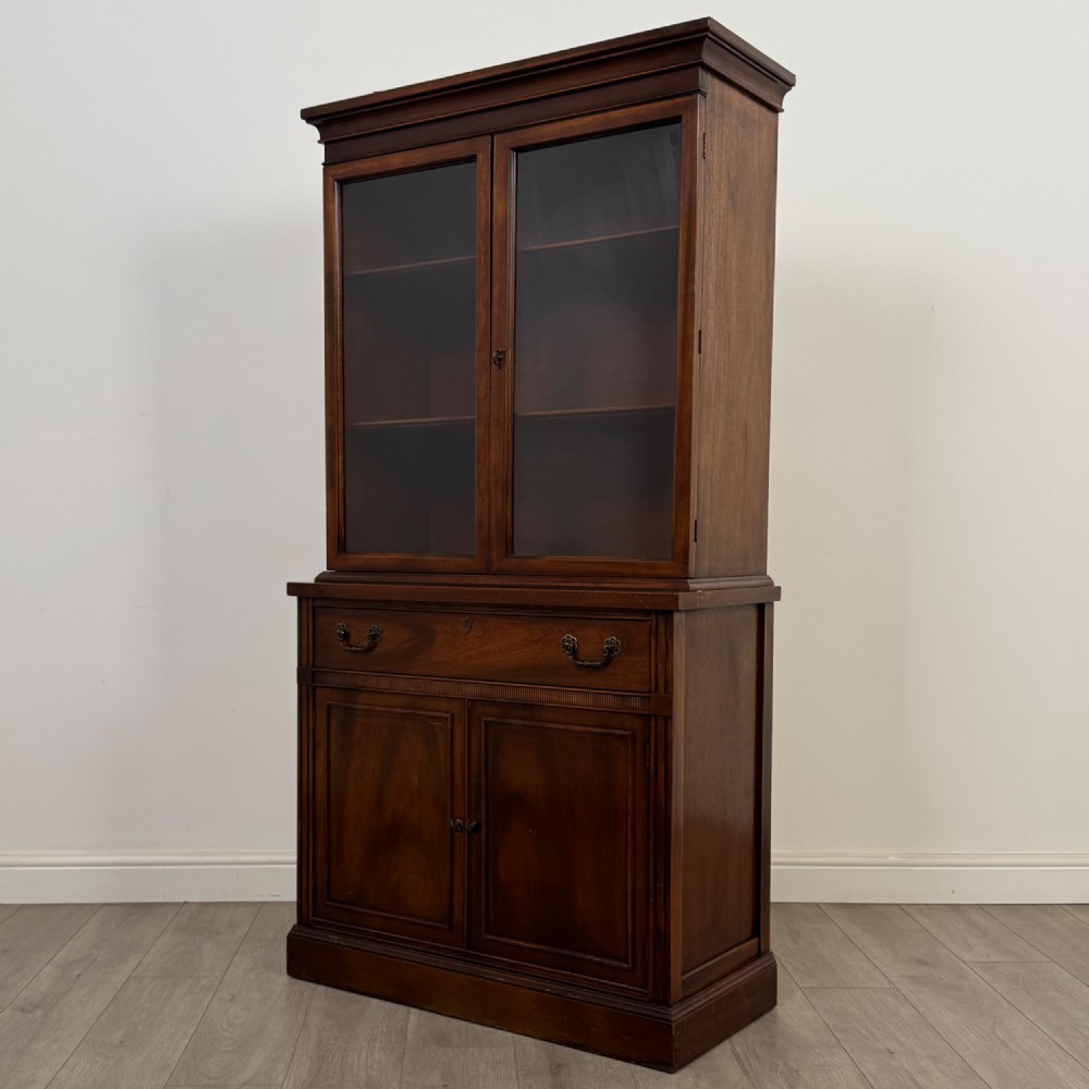 Antique 20th Century Glazed Bookcase In Mahogany View IV