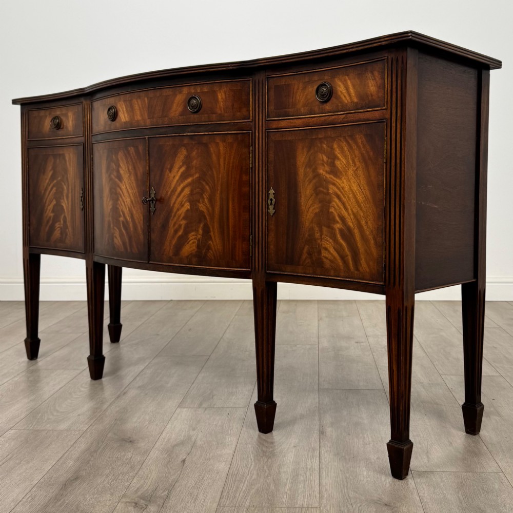 Antique 20th Century Bow Front Sideboard In Mahogany View III