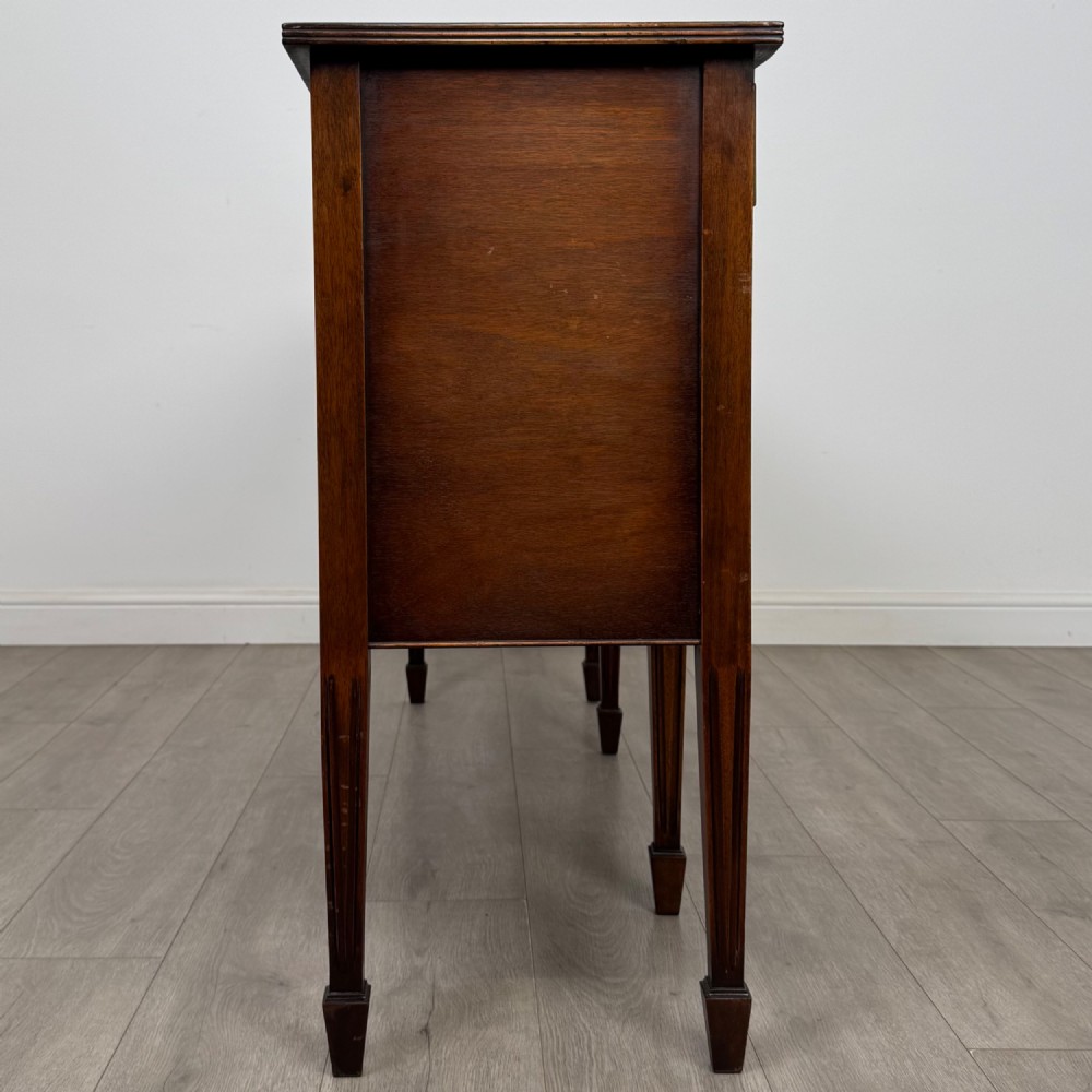 Antique 20th Century Bow Front Sideboard In Mahogany View VIII