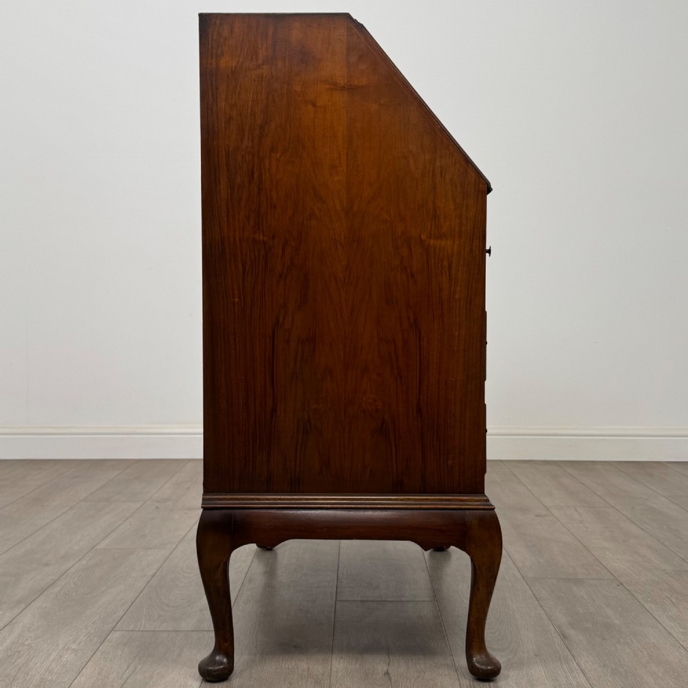 Antique 20th Century Bureau In Burr Walnut View VIII